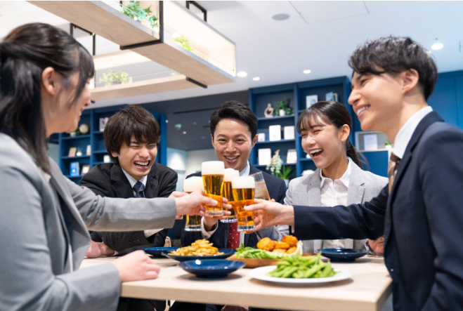 ギャラ飲み合コンとは?普通の合コンとの違いとおすすめの理由を解説
